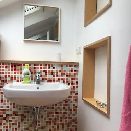 Apartment Im Wald An Der Weinstrasse